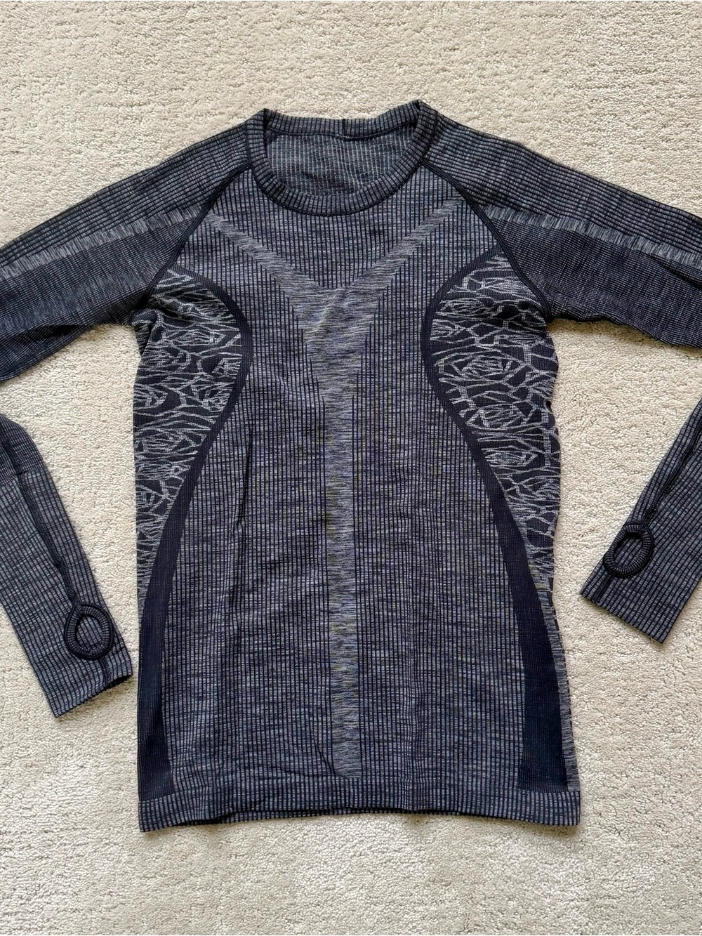 lululemon athletica Long Sleeve Seamless Top in Charcoal and Black